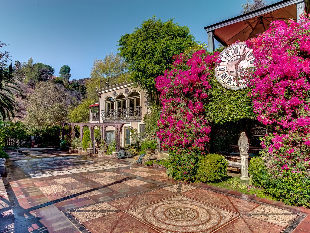 Harry Houdini's Hideaway 8 Celebrity Rentals for Your Next Vacation